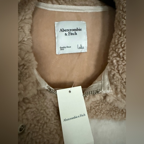 NWT Abercrombie Sherpa Coat - Picture 2 of 8